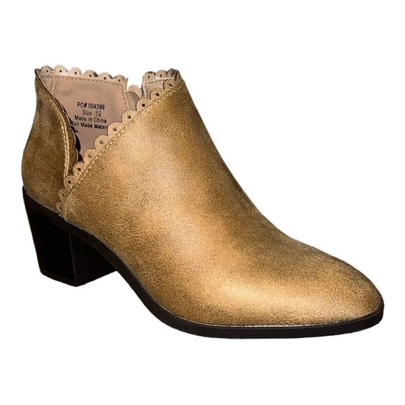 Journee Collection Scalloped Edge Tan Booties - Picture 2 of 8